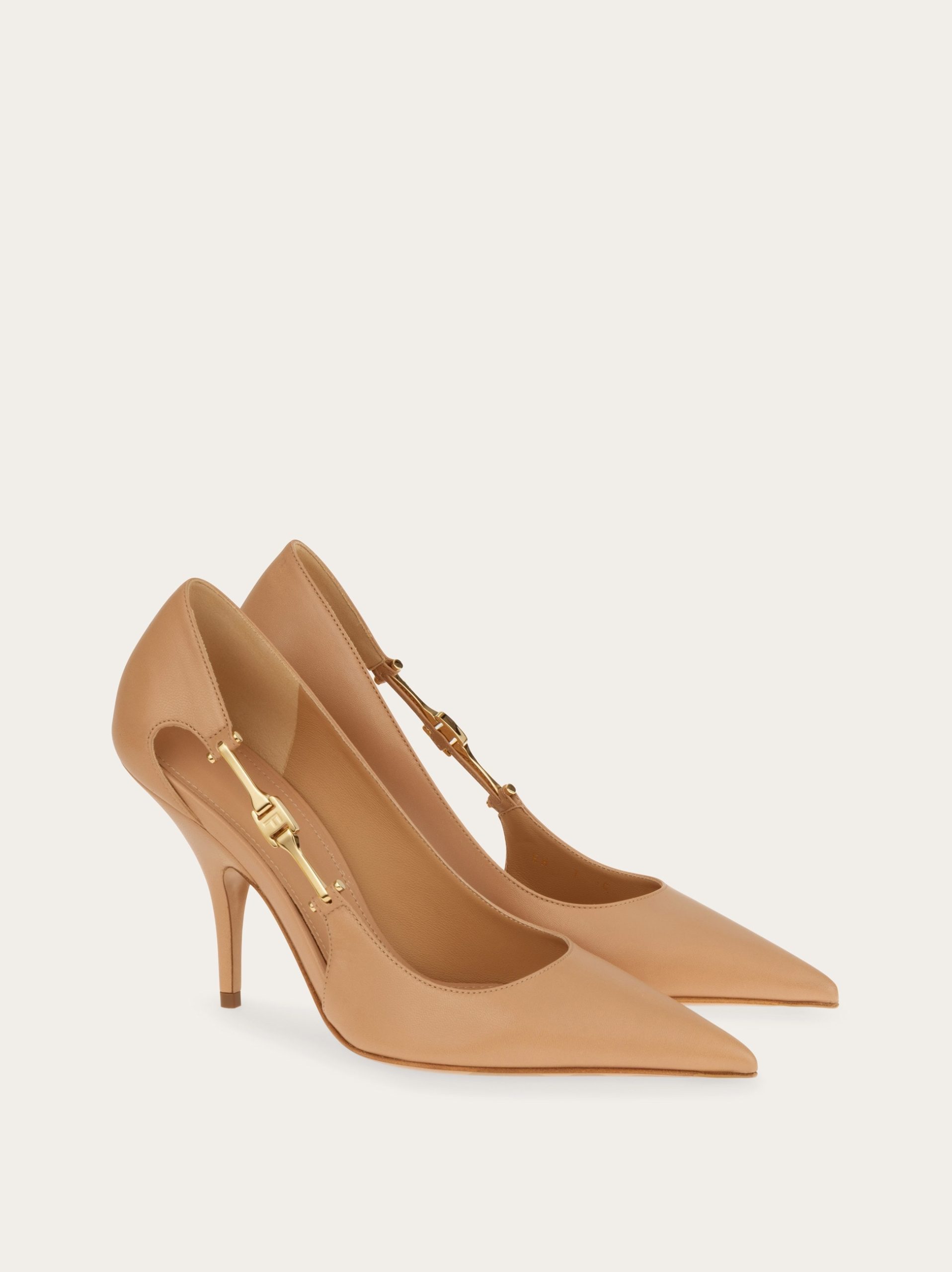 Ferragamo F buckle pump - Image 4